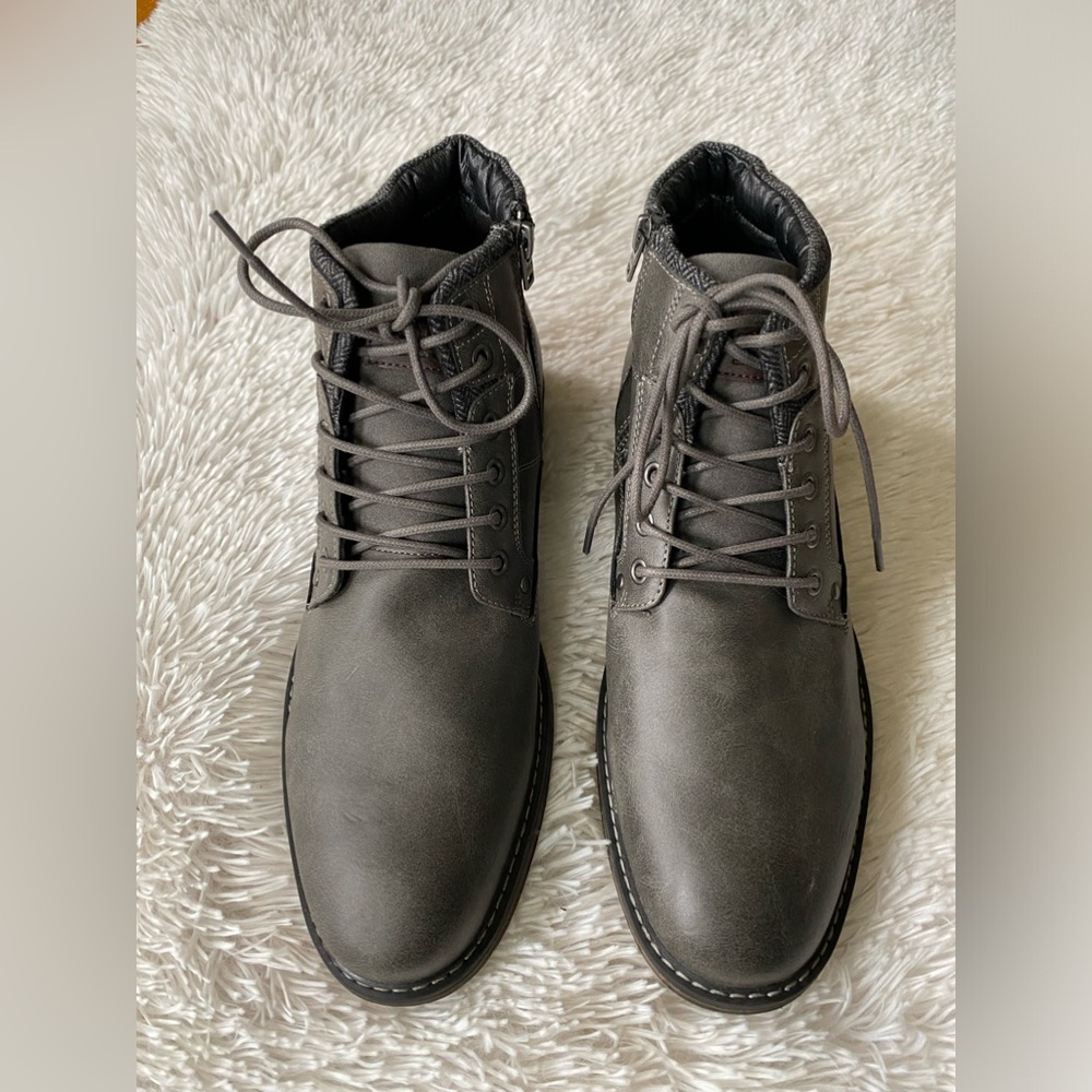 BKE  Sz 9 grey leather classic work casual chukka boots